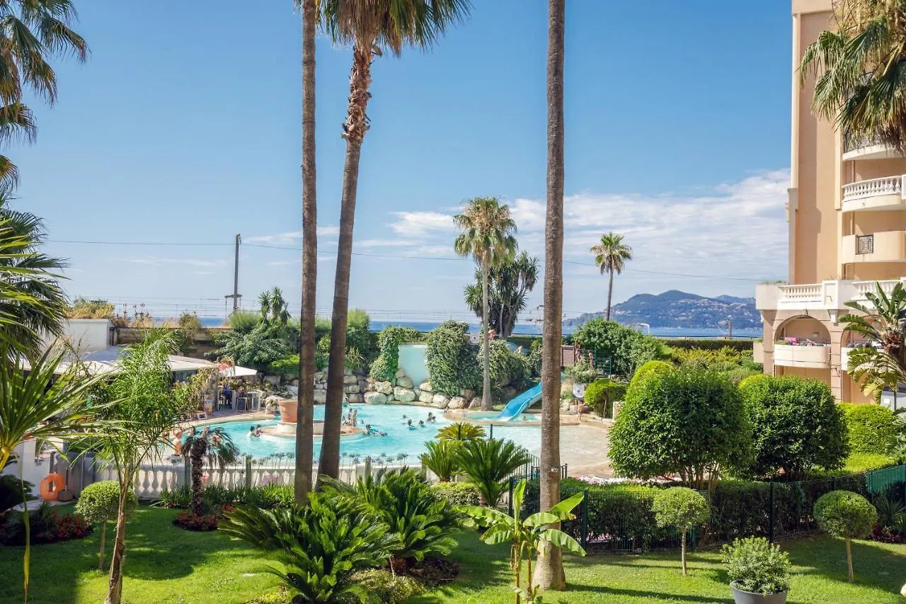 Suite 118 - Piscine - 50 Metres Plage - Terrasse - Clim - Wifi Cannes 0*,  Frankrig