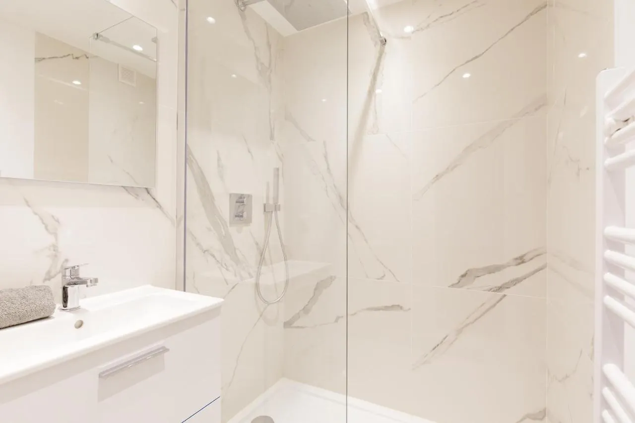 Suite 118 - Piscine - 50 Metres Plage - Terrasse - Clim - Wifi Cannes 0*,