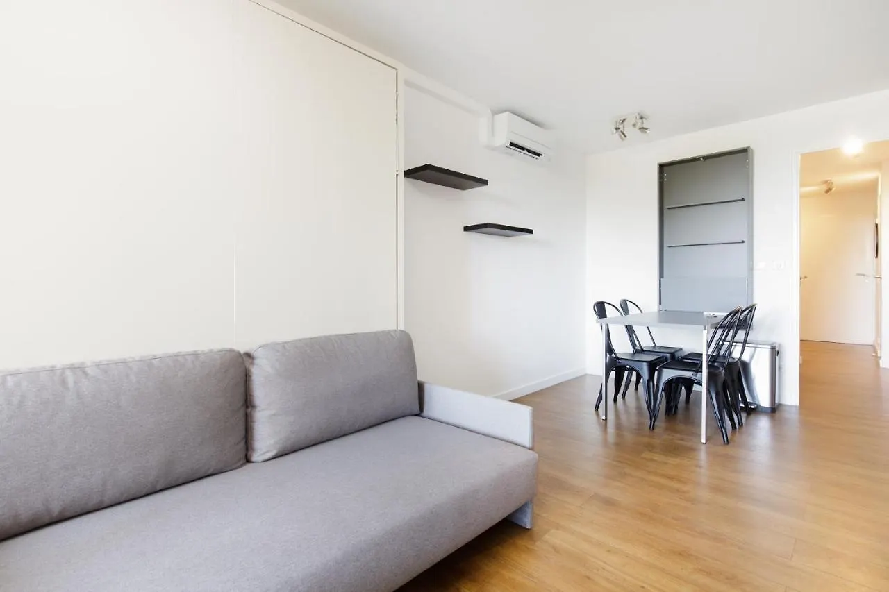 Suite 118 - Piscine - 50 Metres Plage - Terrasse - Clim - Wifi Cannes Appartement